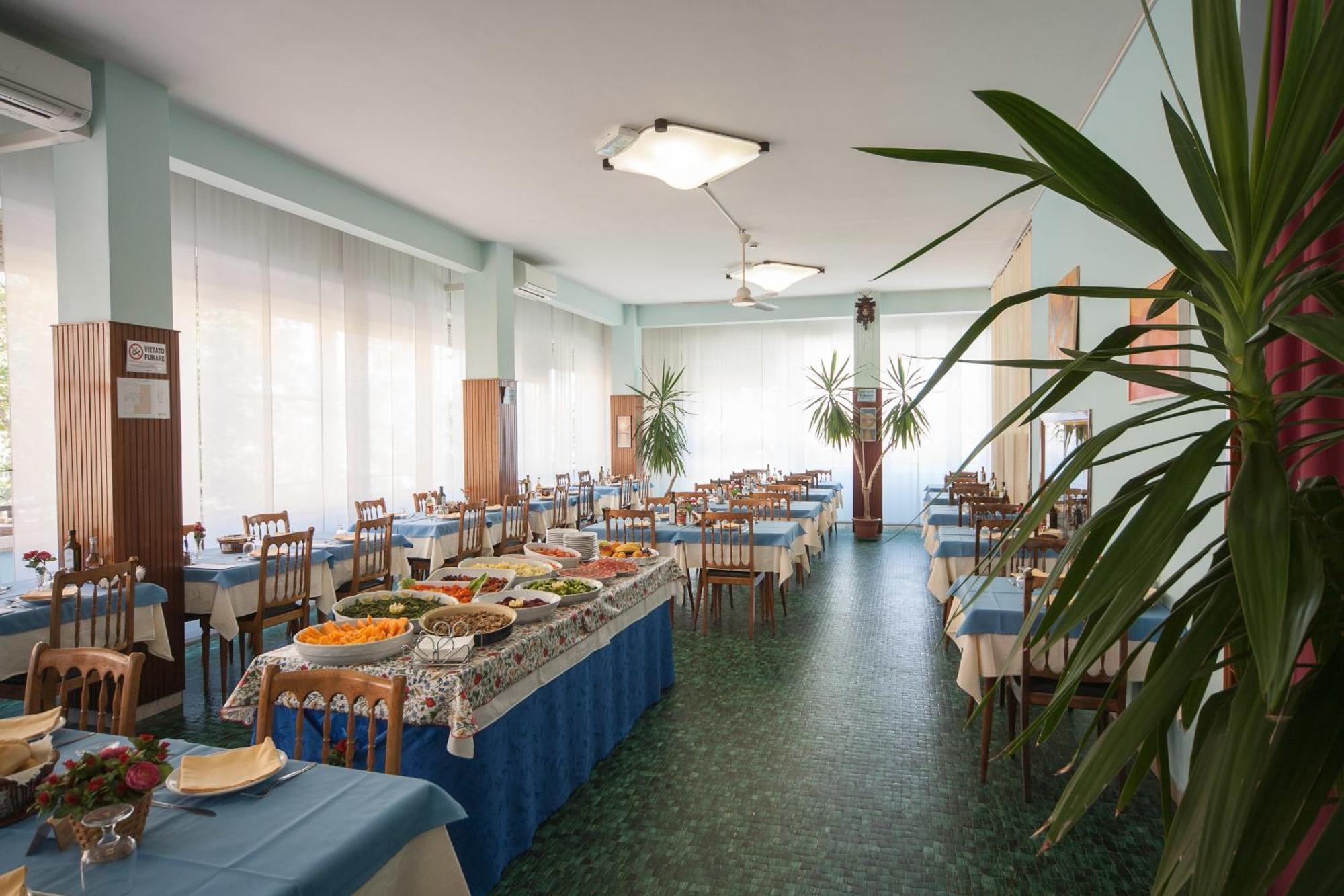 Hotel Madison Риччоне Екстер'єр фото