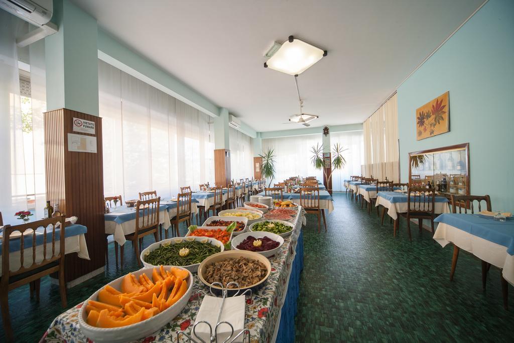 Hotel Madison Риччоне Екстер'єр фото