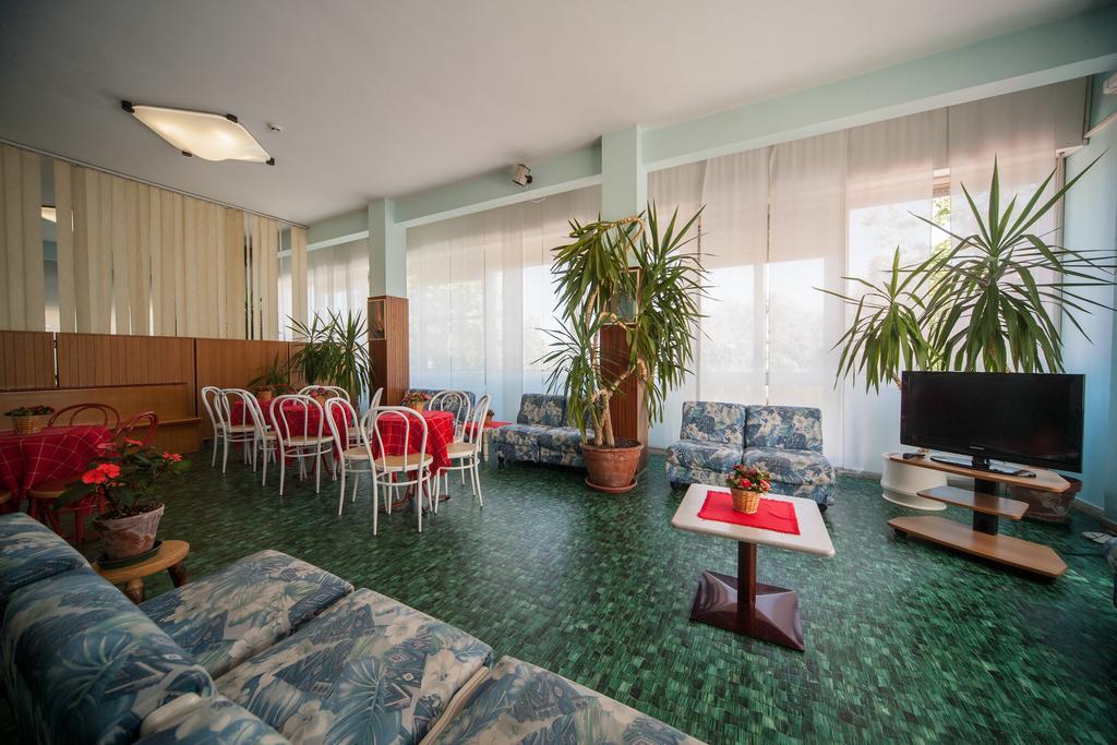 Hotel Madison Риччоне Екстер'єр фото